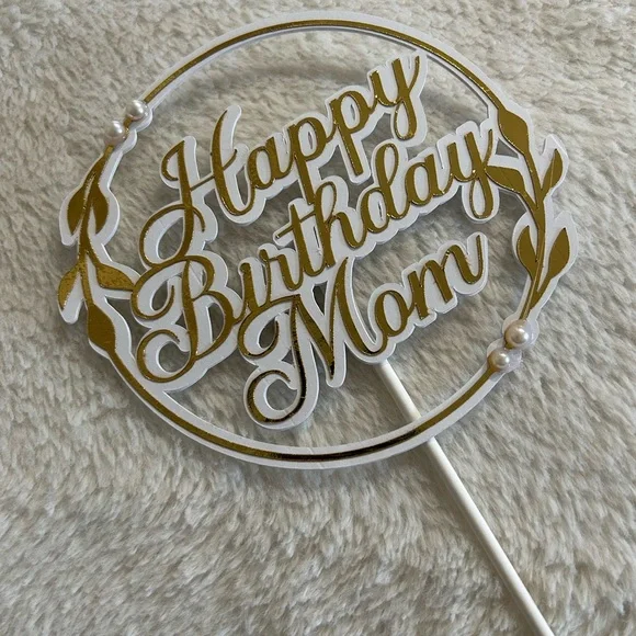 Elegant Gold and White 'Happy Birthday Mom' Cake Topper