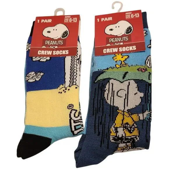 Crazy Universe Peanuts Snoopy Charlie Brown 2 Pairs‎ Crew Socks NWT