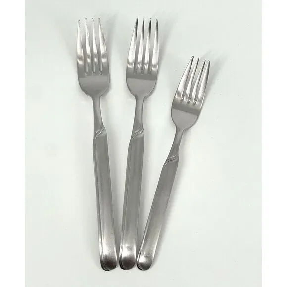 J A Henckels Zwilling Synergy Stainless 2 Dinner 8” 1 Salad 6 7/8” Forks
