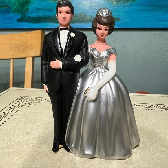 Vintage Bride and Groom Silver Wedding Cake Topper made in Hong Kong
