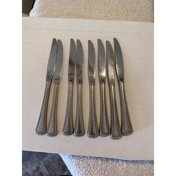 8 Piece Stainless Steel Needlepoint beaded artistry Oneida Dinner Knives Set