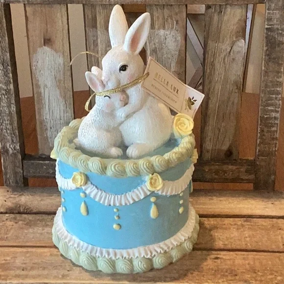 Easter cake with Bunny Topper