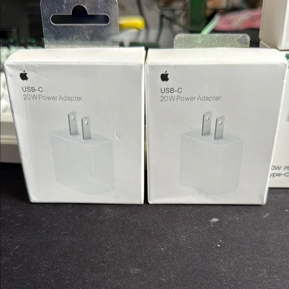 Apple USB-C 20W Power Adapter - White LOT