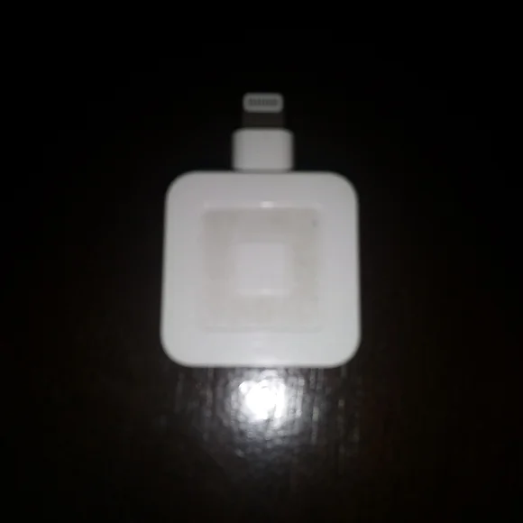 NWOB Credit Card Reader Chip Machine for Mobile Phones, iPhone iPad, Square