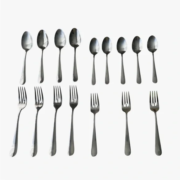 Reed & Barton Stainless 18/0 Flatware 16 Pieces