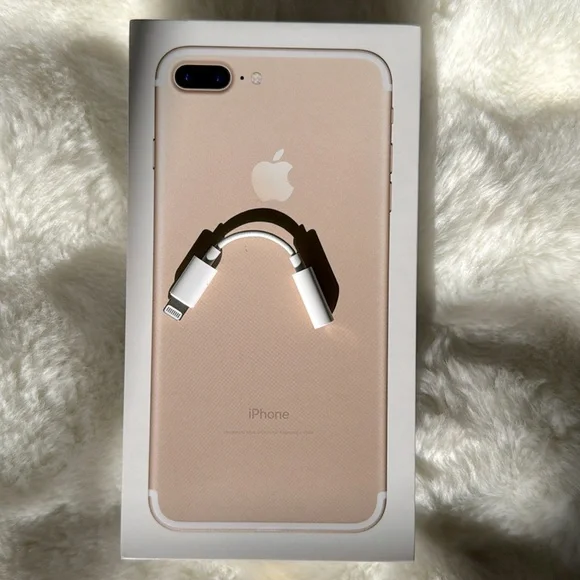 iPhone 7 Plus Lightning to Headphone Jack Adapter