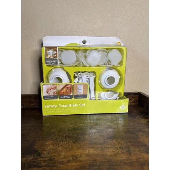 Safety 1st Essentials Child Proofing Kit, Knob Covers Drawer Latches Plug Covers