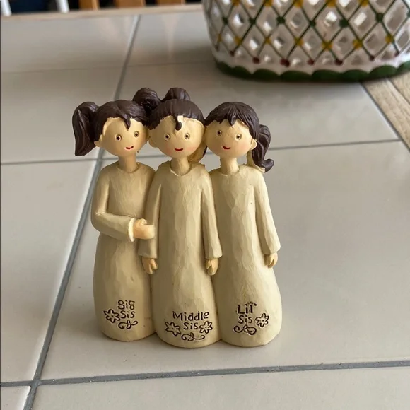 Sister Figurine Set - Cream