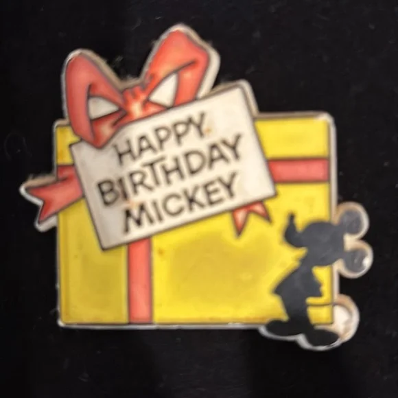 Vintage “Happy Birthday Mickey” Magnet – Disney Collectible