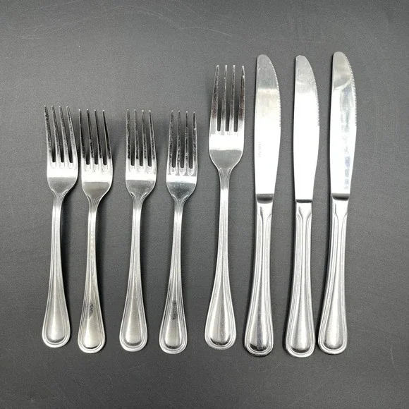 Oneida Barcelona 90-16 Stainless Flatware Lot 8 Mixed Forks Knives