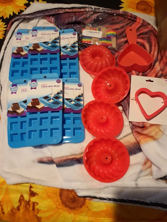 Silicone Chocolate & Mini Bundt Mold Set - Red & Blue