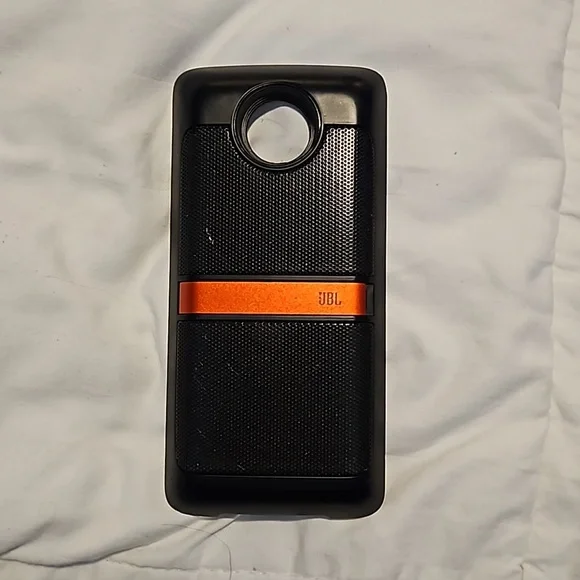 Moto Z speaker attachment
