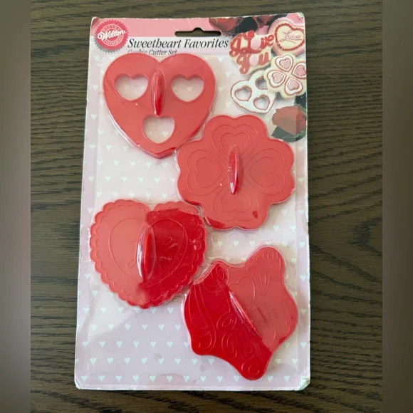 NWT Wilton Red Sweetheart Cookie Cutters - 5pc Heart & Floral Shapes