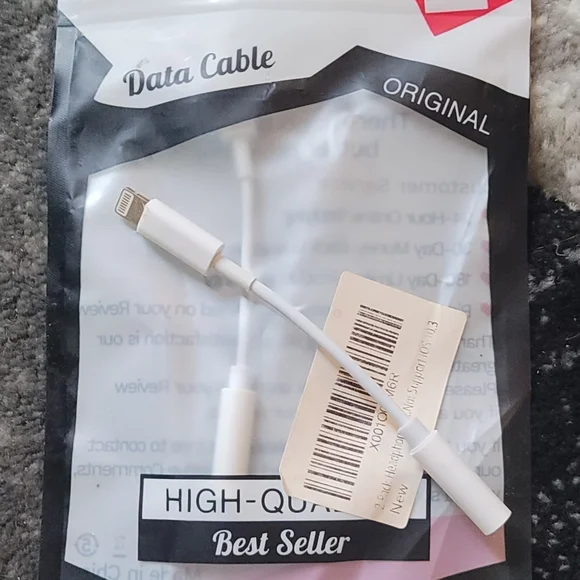 Pack of 2 iPhone adapters