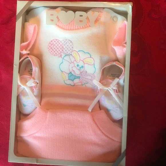 NWT Girls 3 pc shirt/shorts cover set - newborn