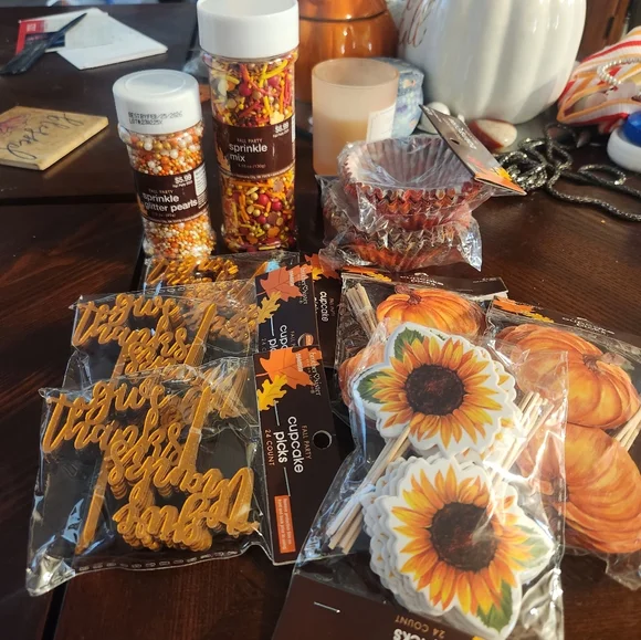 Thanksgiving Cupcake Deco Supplies Set