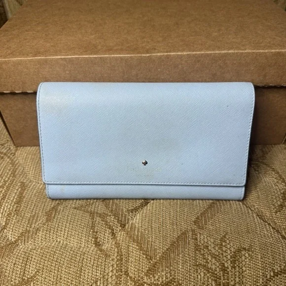 Kate Spade Mikas Pond Phoenix Travel Wallet WLRU2237 Arctic Sky Pre-Loved‎