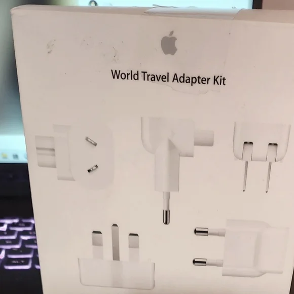 Apple world travel adapter kit - Open Box