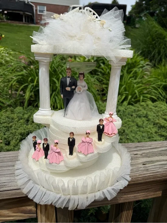 VintageClassic White & Pink Wedding Cake Topper - Elegant Bridal Party Figurine