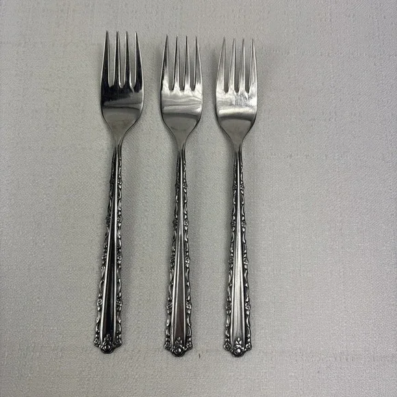Oneida Deluxe CHERIE Set of 3 Salad Forks 6 3/4