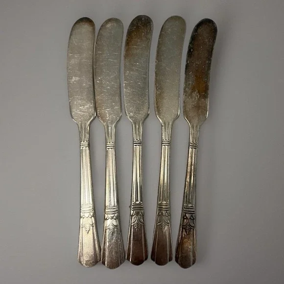 Vintage 1930s Court Silver Plate Butter Spreader Knives - Set of 5