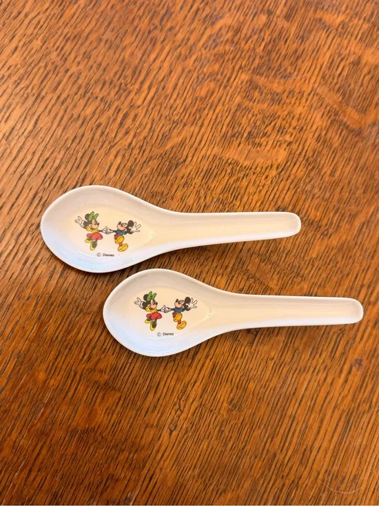 White Ramen Spoons with Disney’s Mickey & Minnie