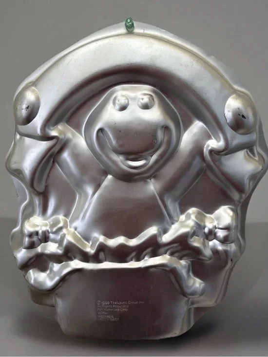 Vintage Wilton Barney Purple Dinosaur Cake Pan Party Child 1998 Retired