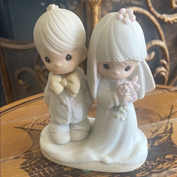 Precious Moments The Lord Bless You and Keep You Bride & Groom Cake Topper 1979