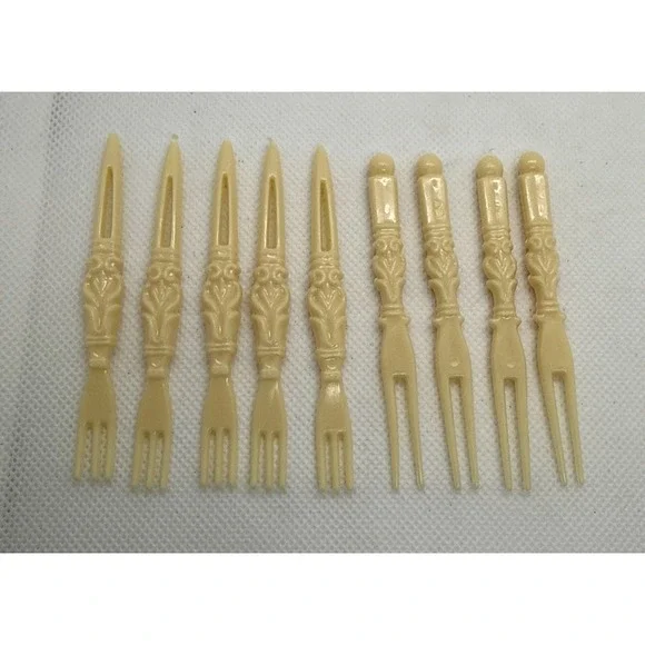 Vintage Appetizer Cocktail‎ Forks -Mid Century - Cream Color Plastic - Lot Of 9