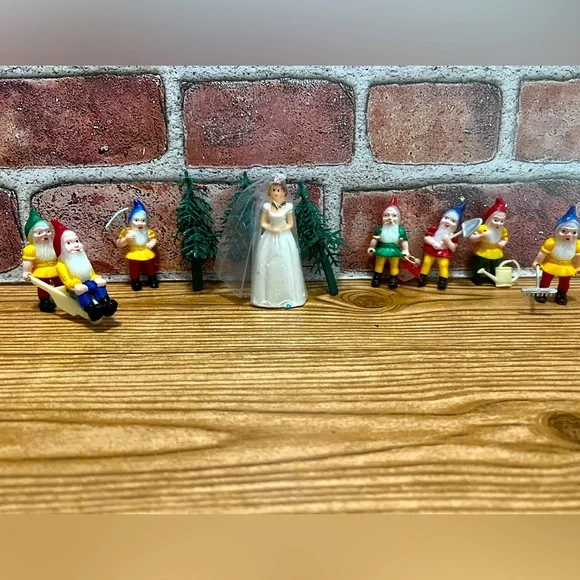 Vintage Snow White & The Seven Dwarves Cake Toppers Set with Trees