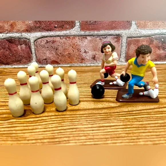Vintage Cake Topper Bowling