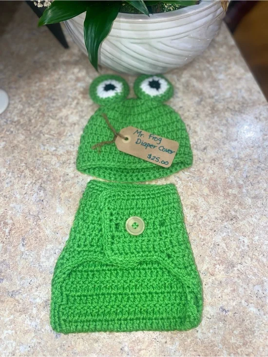 Handmade Green Frog Crochet Baby Diaper Cover and Hat Set-Small
