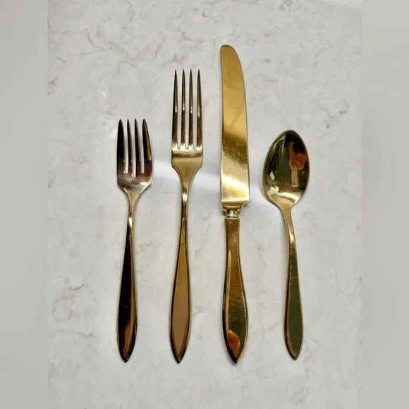 VINTAGE, DIRILYTE FLATWARE IN THE REGAL PATTERN