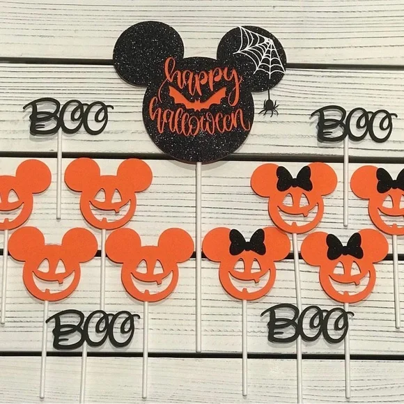 Brand New Halloween Disney Cake & Cupcake toppers Set.
