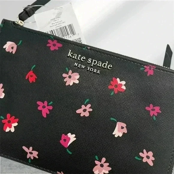 Kate Spade ♠️ Wristlet
