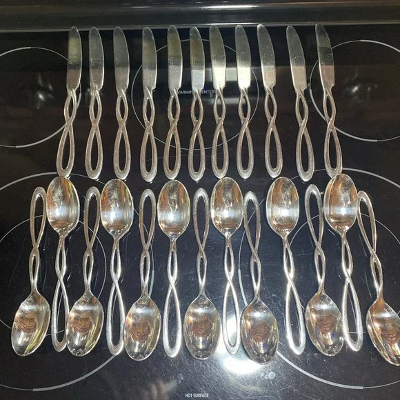 Cambridge Allusion Infinity 24‎ Pc Lot 11 Knives 13 Larger Spoons