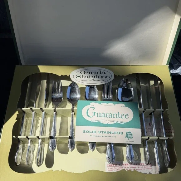 Oneida Stainless 36 Pc Set, Stainless Flatware Deadstock New In Box