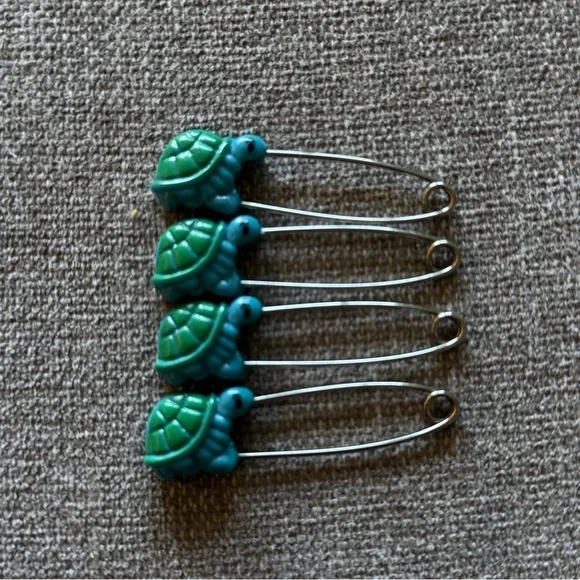 Vintage baby diaper pins Set of Turtle‎ Safety babies bibs
