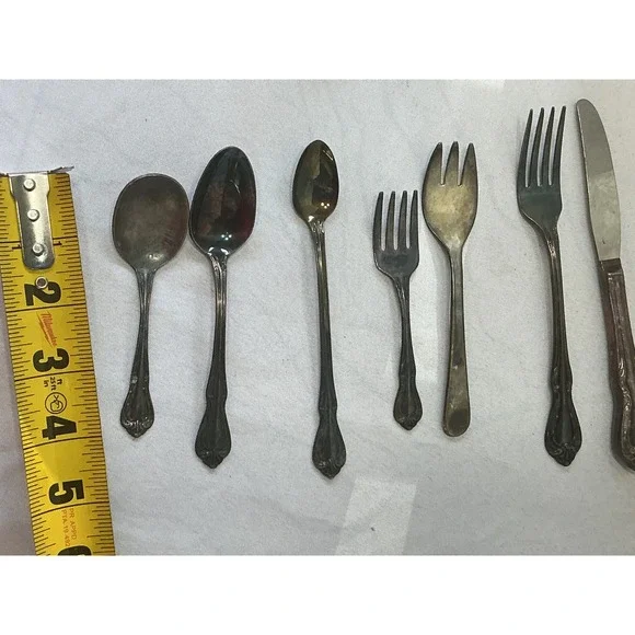 Vintage Silverplate Flatware Ornate Floral Scroll Mixed Lot Spoons Forks Knife
