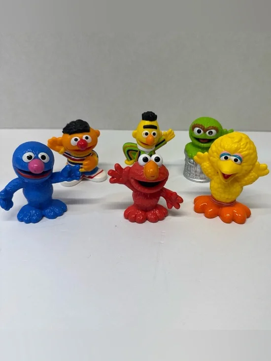 Hasbro Sesame Street Workshop lot 6 Figures Cake Toppers Elmo, Oscar & More