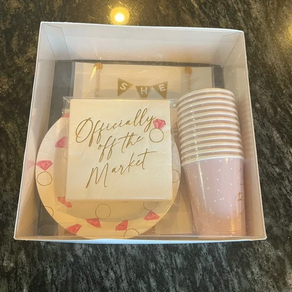 Slant Collections 'She Said Yes' Party Supplies- Pink and Gold