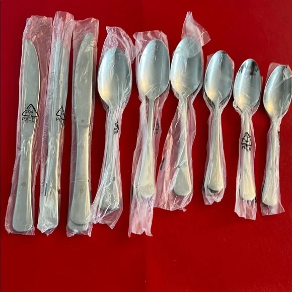 Elegant Silver Cuisinart 12 pieces 4 forks, 4 Tablespoons 4 teaspoons