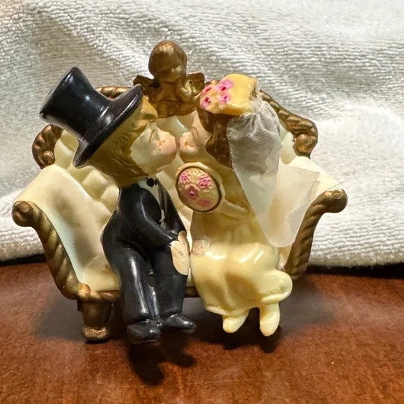 Vintage 1970 Wilton Bride & Groom Cake Topper SS1