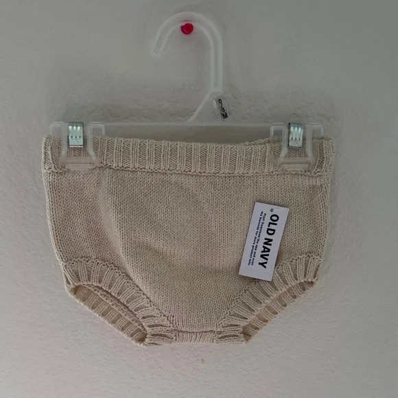Old Navy Beige Knit Diaper Cover - 0-3 months
