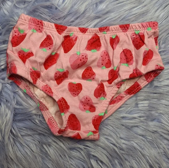 *Free* Baby Girl Diaper Cover