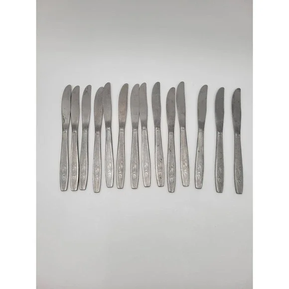 Lot of 14 Vintage Flatware Dinner knives Unknown pattern‎ Textured Rose bud