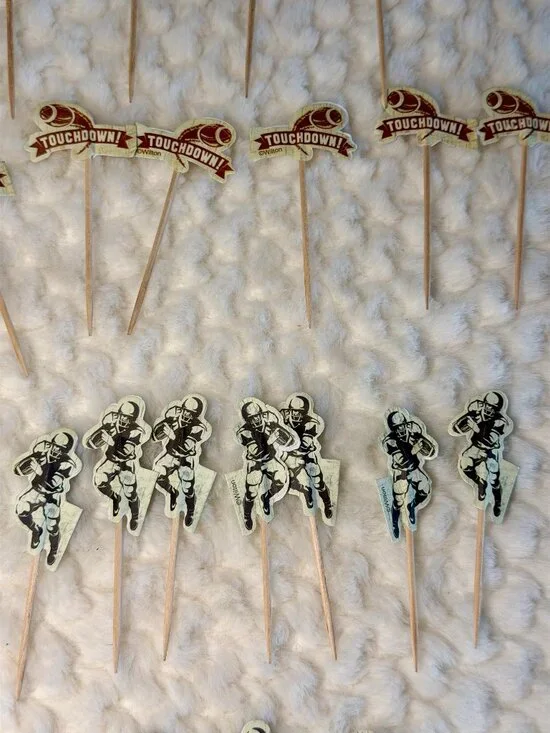 Football Cupcake Picks- 21 ct.