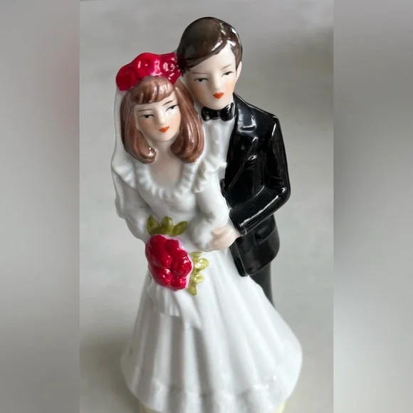 Vintage Bride and Groom Wedding Cake Topper