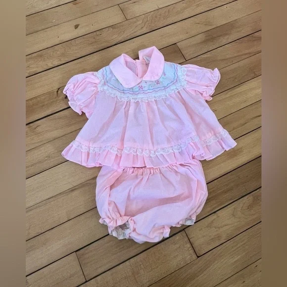 Vintage Little Togs pink little‎ girls 2-piece infant outfit