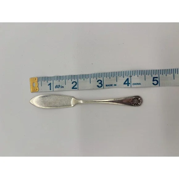 Vintage Cheltenham & Co. England‎ Baby Butter Knife Scallop Design
